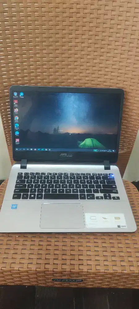 Asus Vivobook Intel N4000 ram 4GB DDR4 SSD 128GB NVMe layar 14in