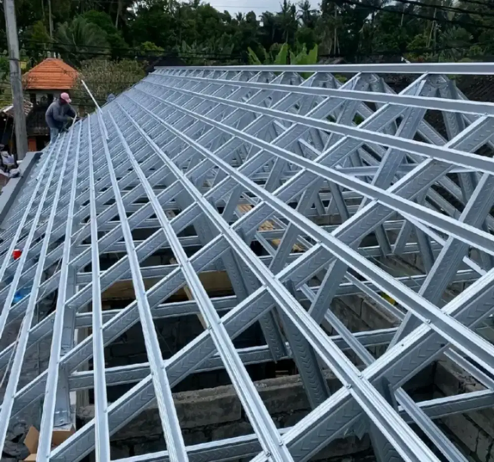 Atap baja ringan terpasang