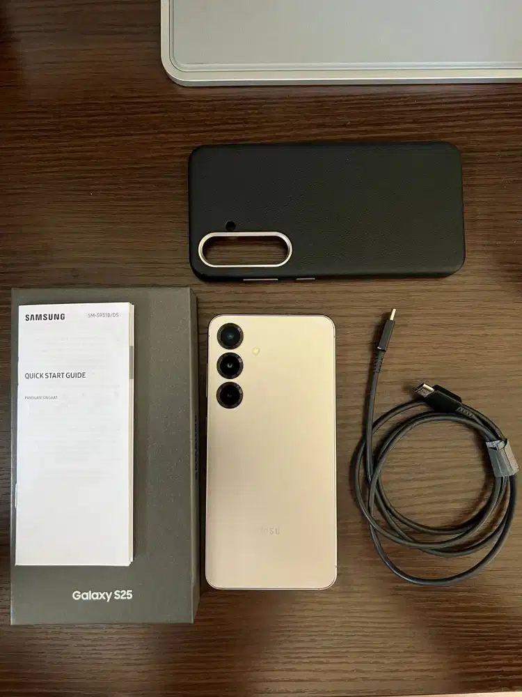 Samsung S25 Silver Shadow 12GB | 256GB
