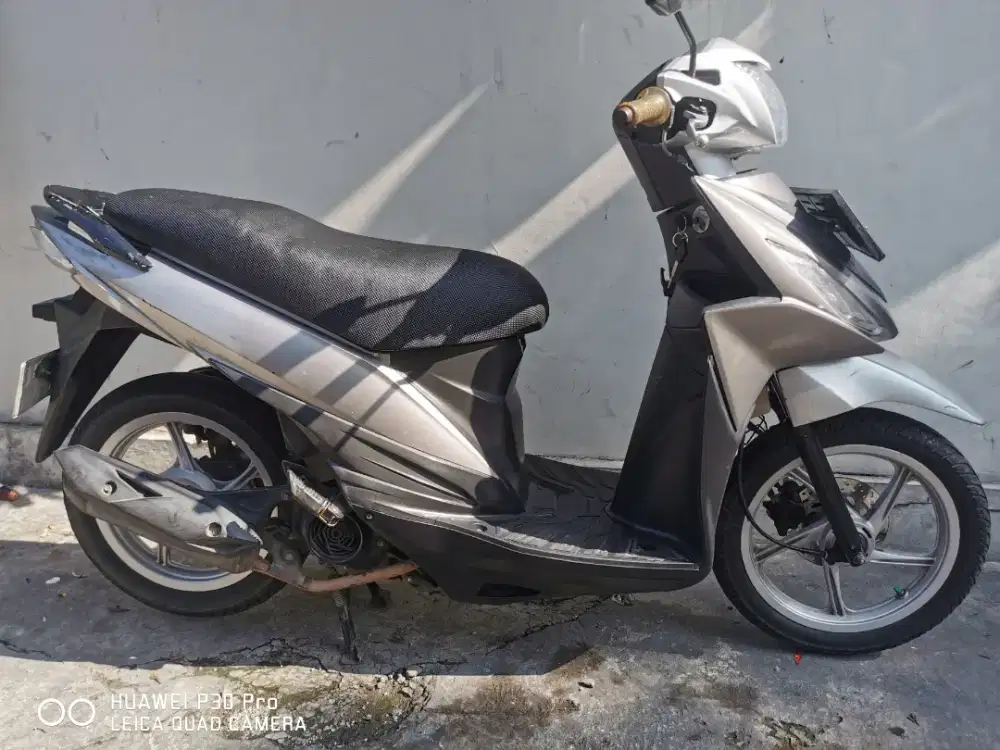 Suzuki address elegant silver