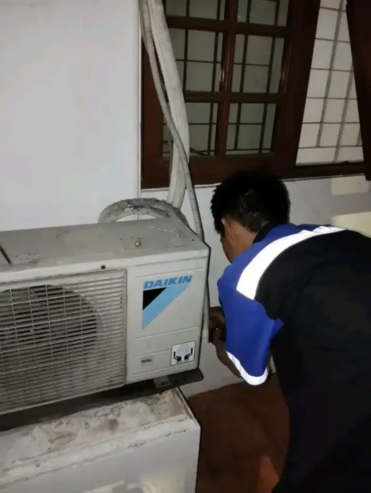 Service AC panggilan, pompa air, mesin cuci dan kulkas