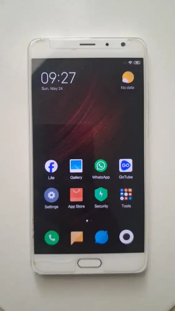Redmi Pro layar amoled