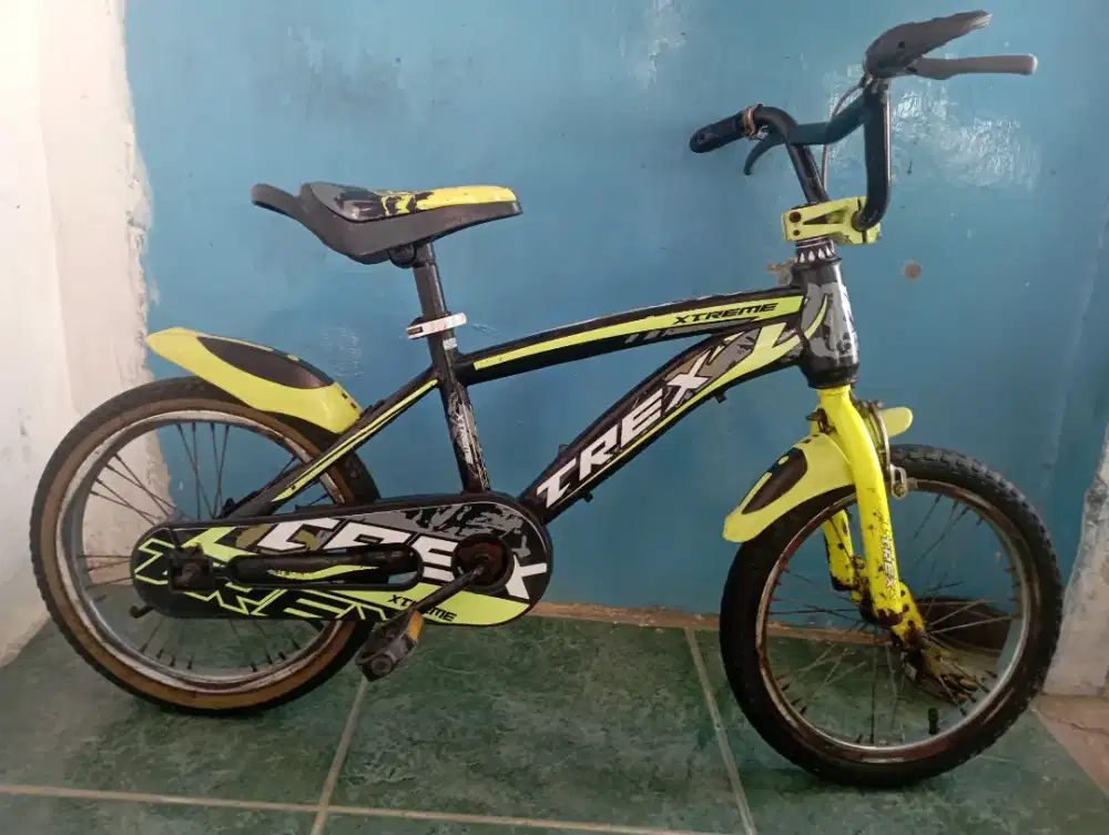 merek TREX uk 16