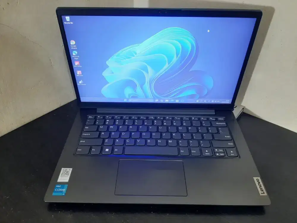 Laptop Lenovo Core i3 gen 12