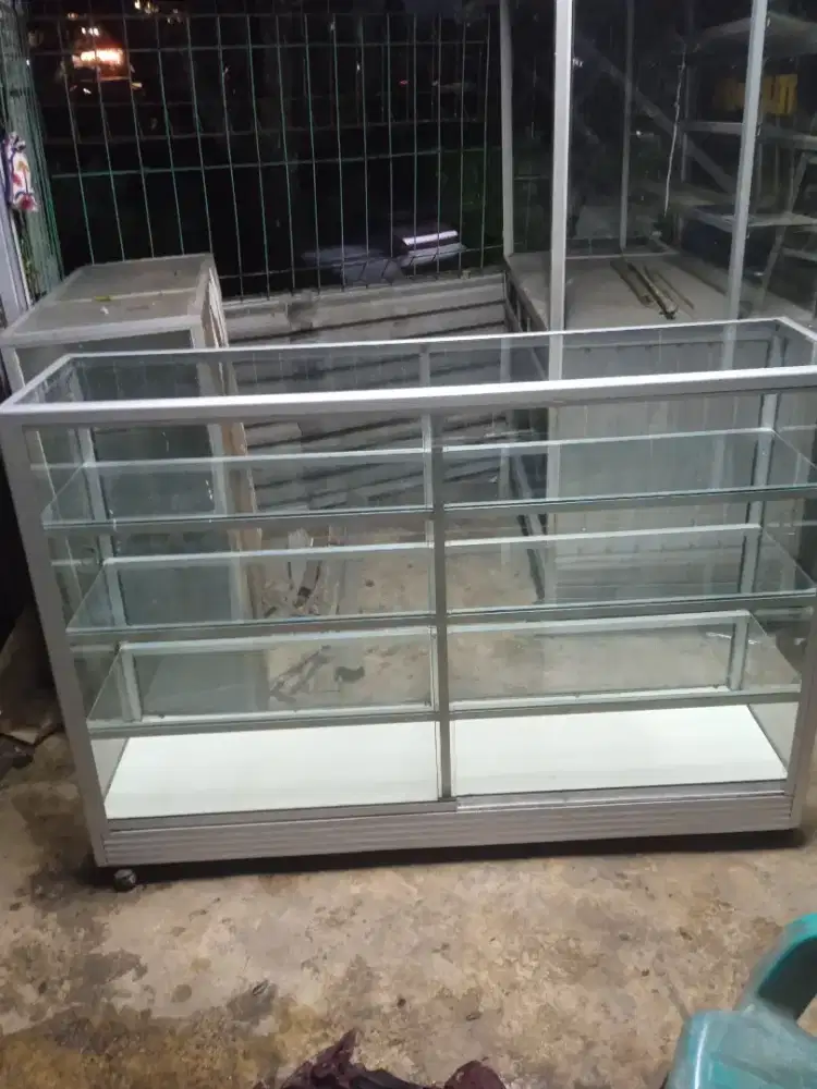 Etalase warung siap pakai