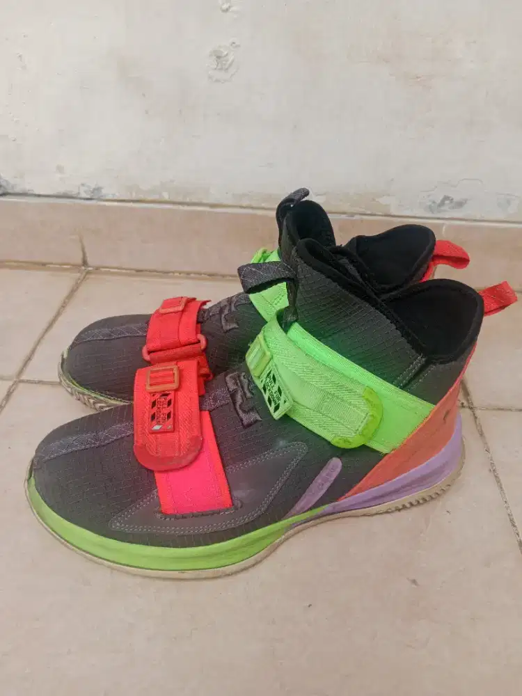 Sepatu nike original mulus bisa nego ukuran 42 besar