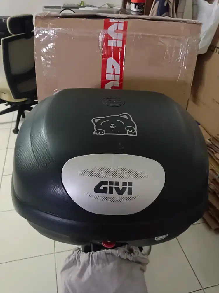 Box Givi  kapasitas E33