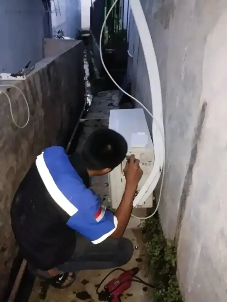 Service AC panggilan, pompa air, mesin cuci dan kulkas