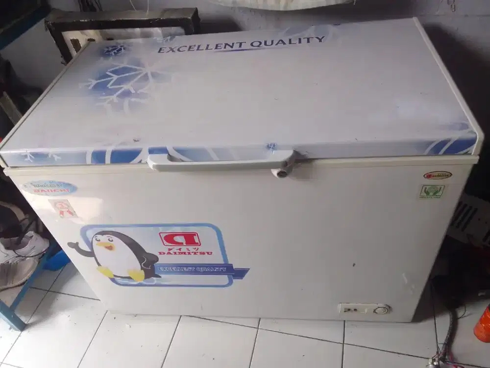 Frizer box daimitsu 300 liter normal dingin beku