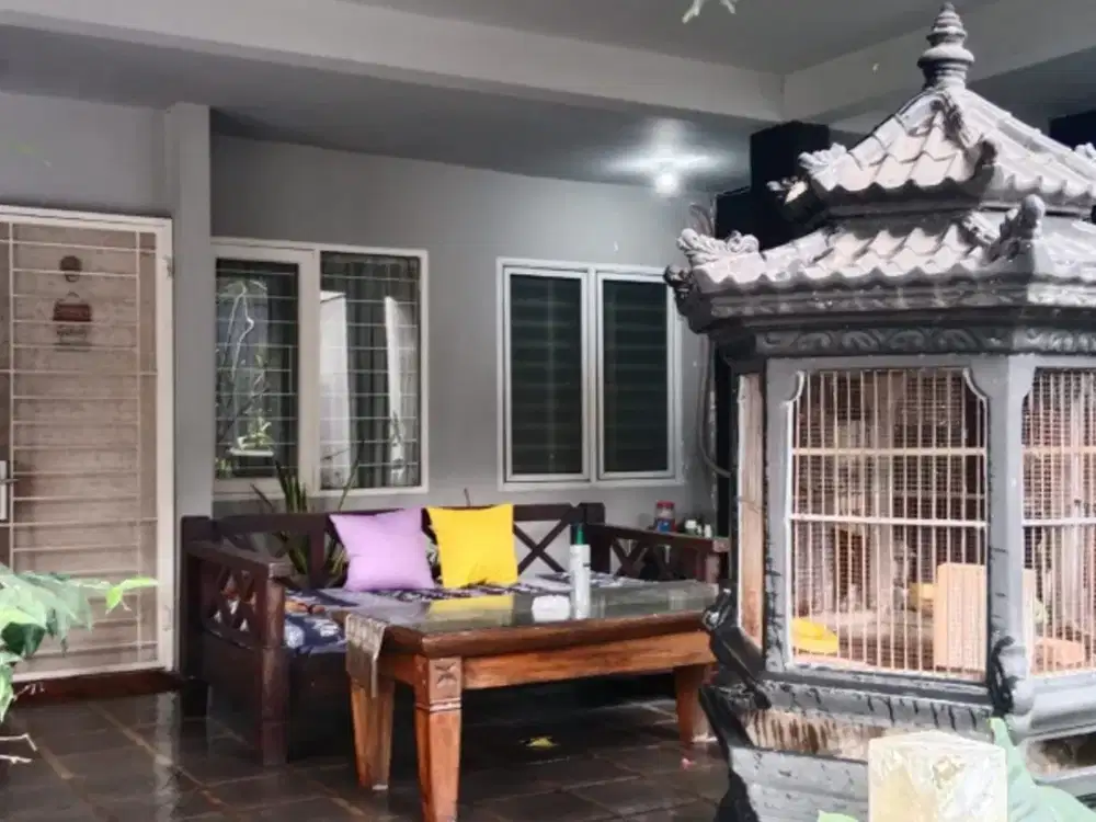 Dijual rumah 3lantai siap huni di The address cibubur