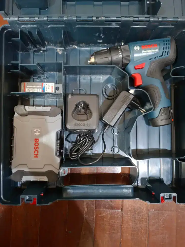 BOSCH Cordless Drill GSB 120-Li set