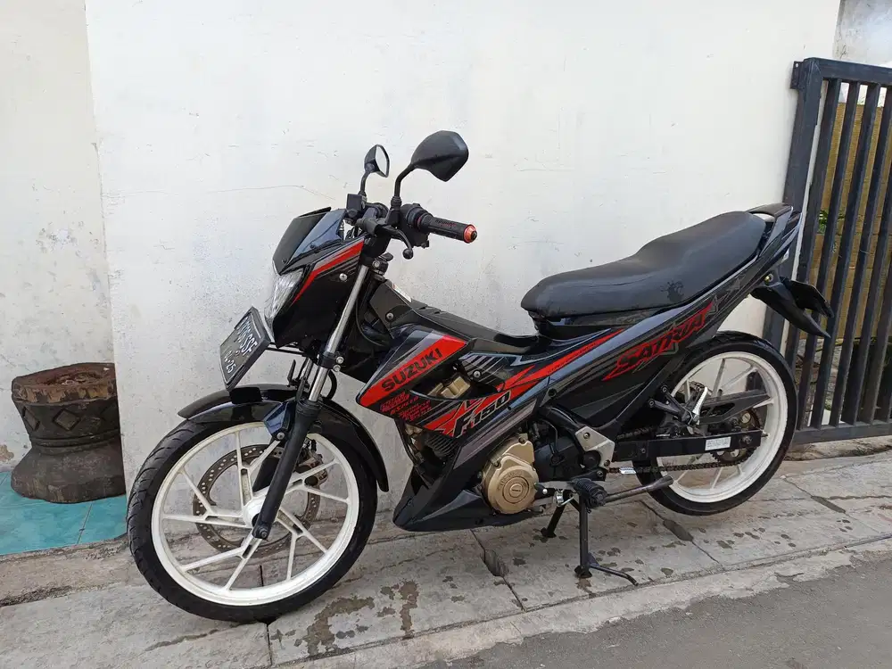 Di jual cepat satria fu150 predator 2015 siap gas