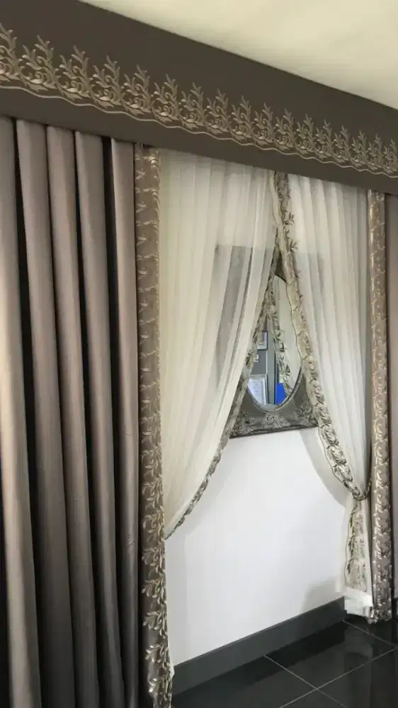 Pasang gordyn gorden murah vertikal roll blind jasa wallpaper dinding