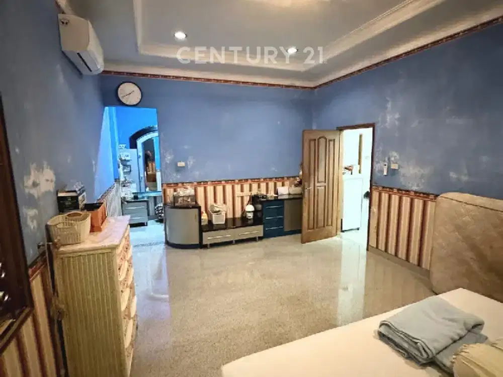 Rumah Mewah 3 Lantai Full Furnished di Walet Elok Pik