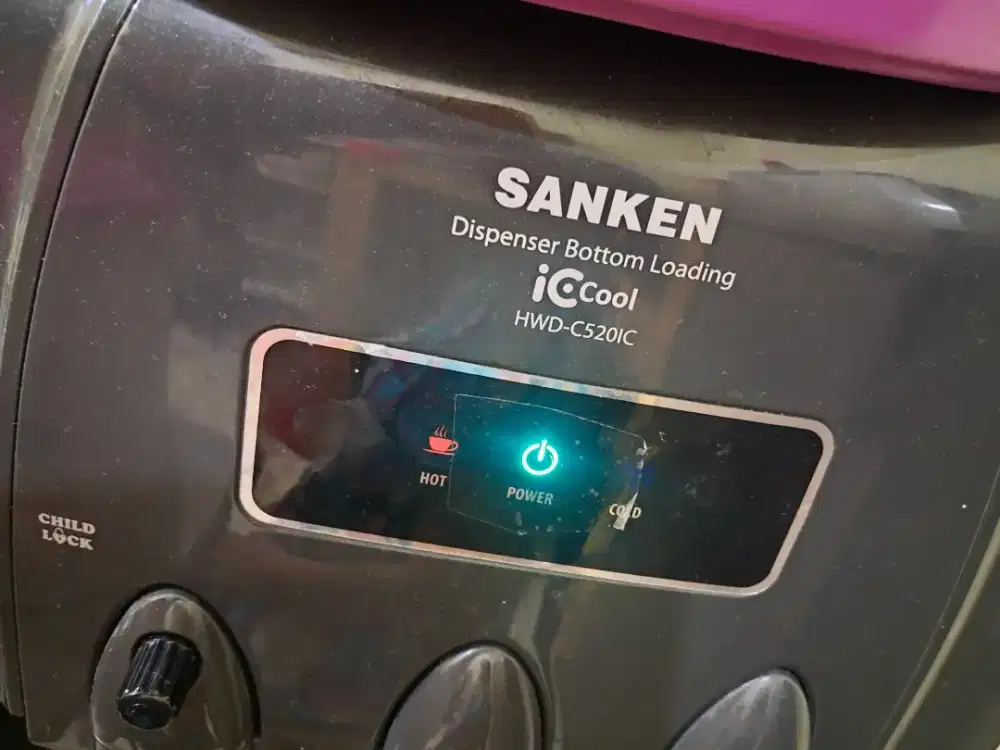 Sanken HWD C520IC
Dispenser Galon Bawah
