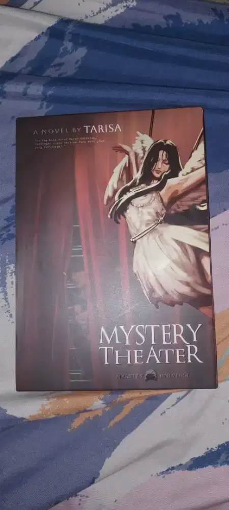 Novel mystery theater dan ballerina berdarah