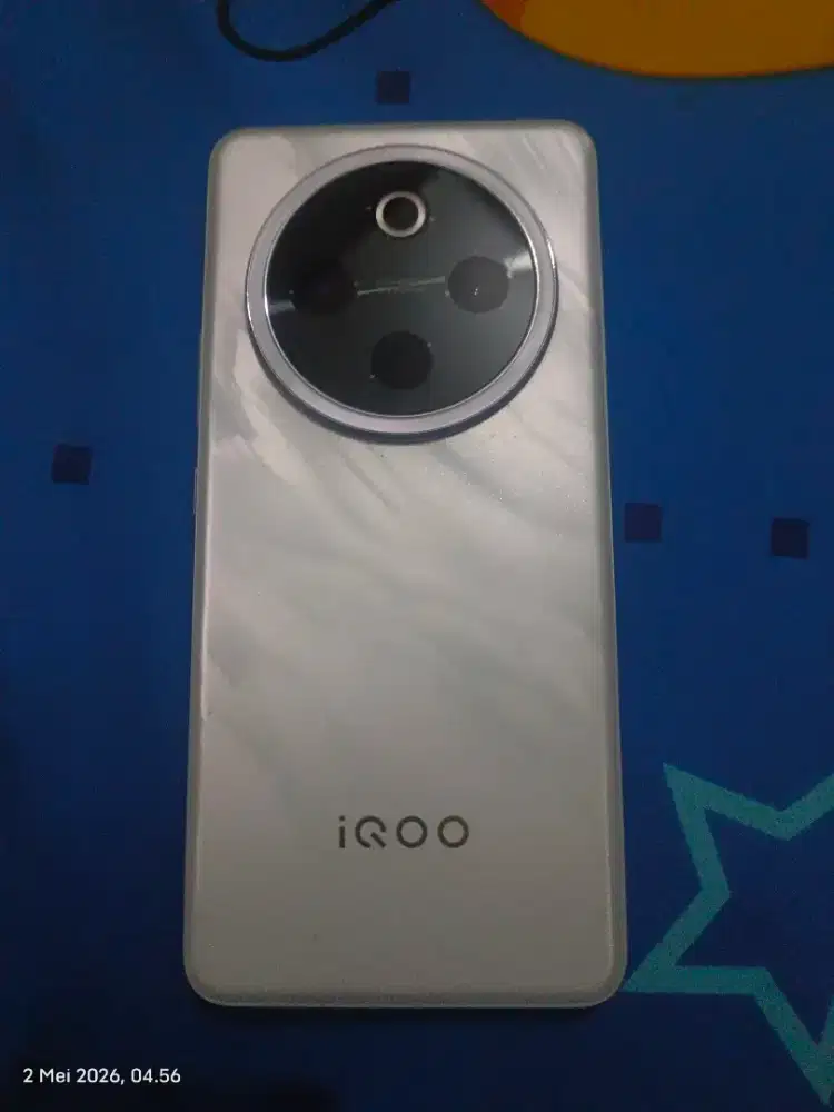 Dijual HP IQOO z10 5g dus lengkap casan ori