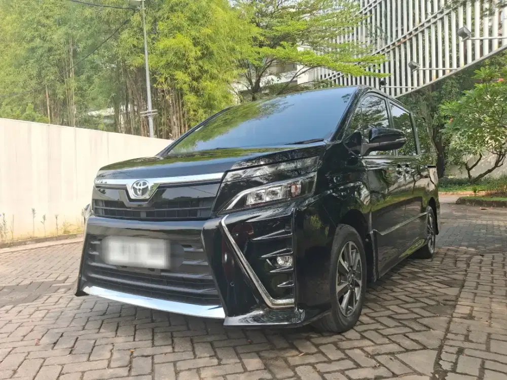 Only km 60k Toyota Voxy 2.0 AT 2020 Hitam