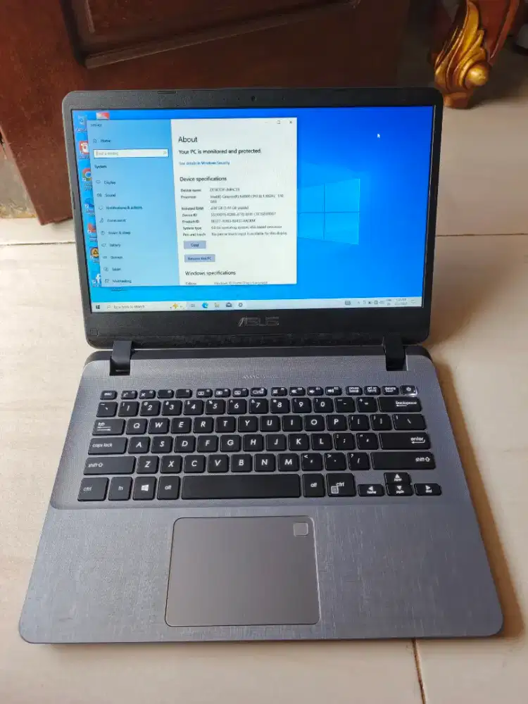 Laptop Asus tipe slim ssd 240gb ram 4gb ddr4 layar 14 inch siap pake