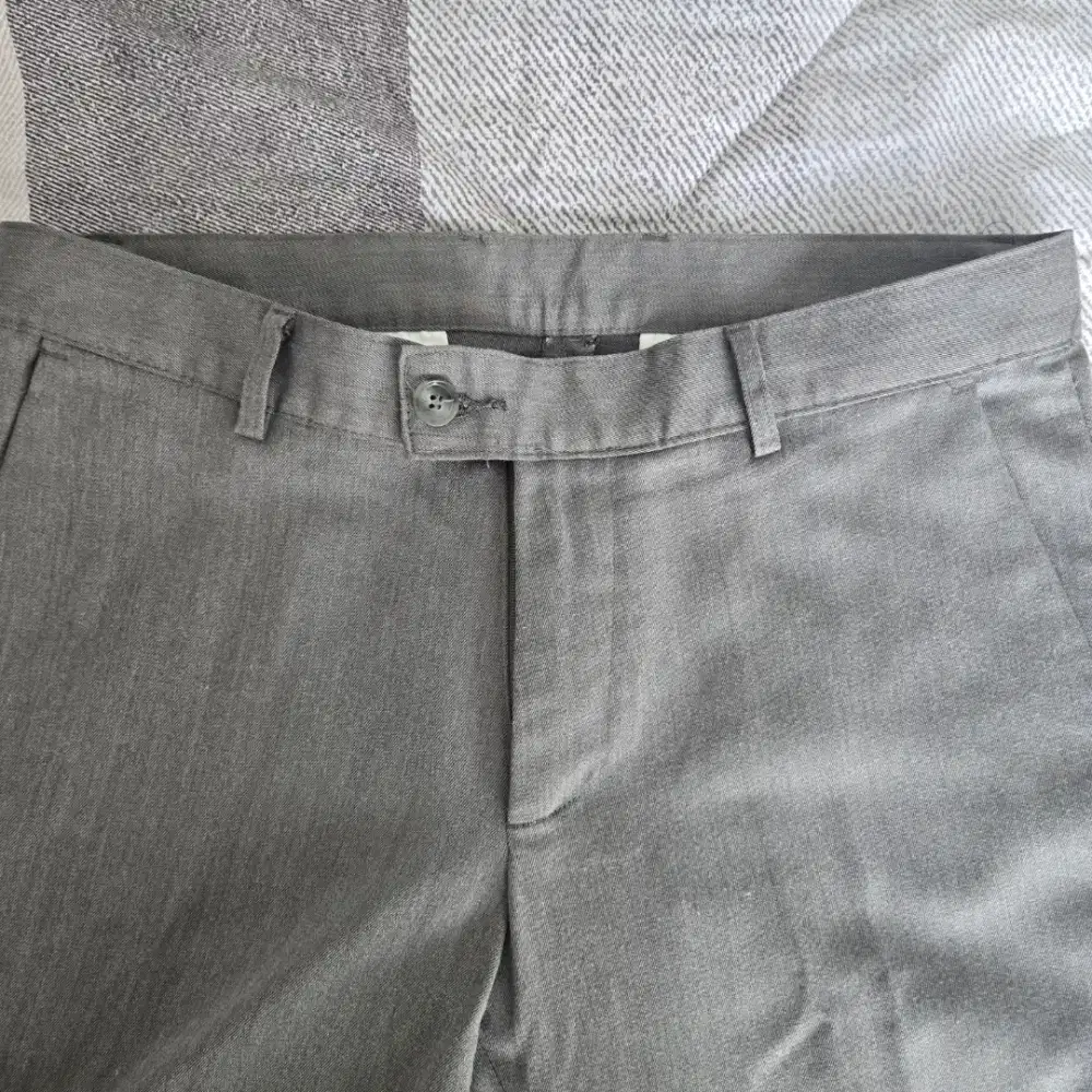 Celana panjang formal slimfit warna lightgrey