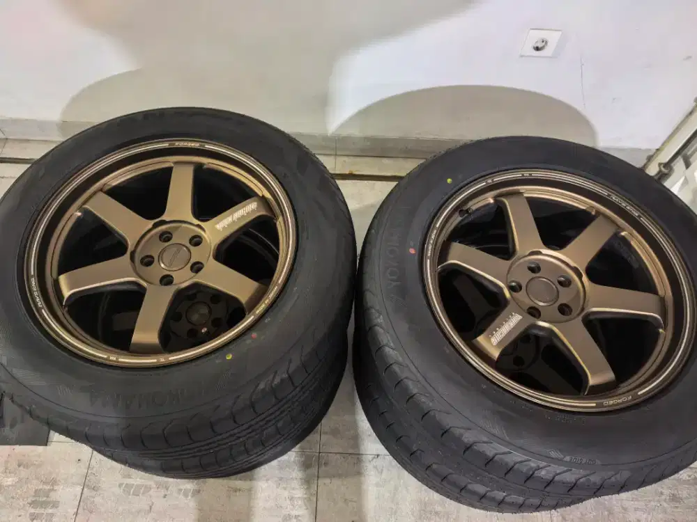 Velg TE37 Ultra R19, Ban Yokohama