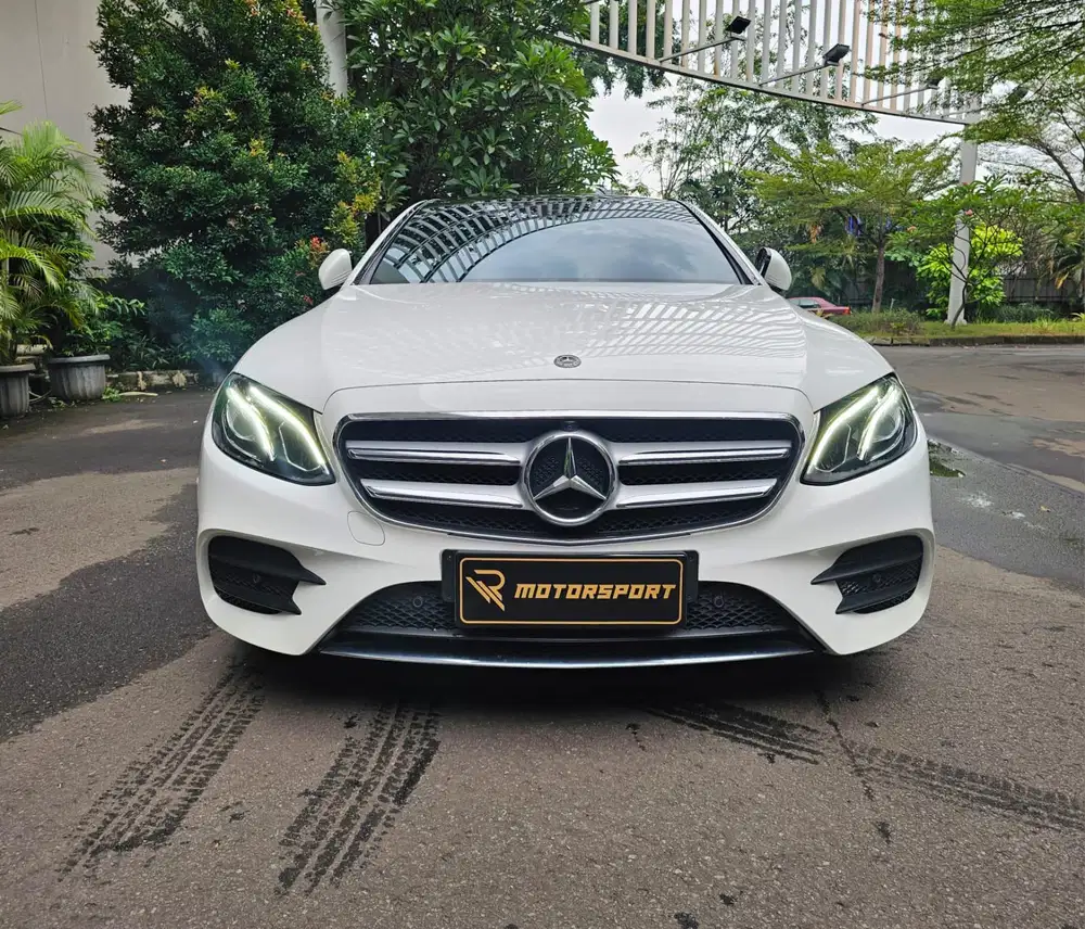 (ODO: 7rb) Mercedes Benz E300 AMG 2018 low km mercy e 300