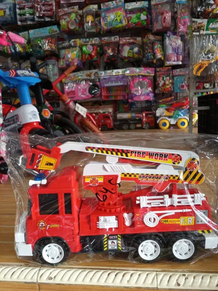 mainan anak truck pemadam