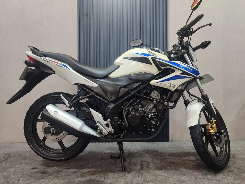CB 150R 2014 istimewa mulus terawat siap pakai...