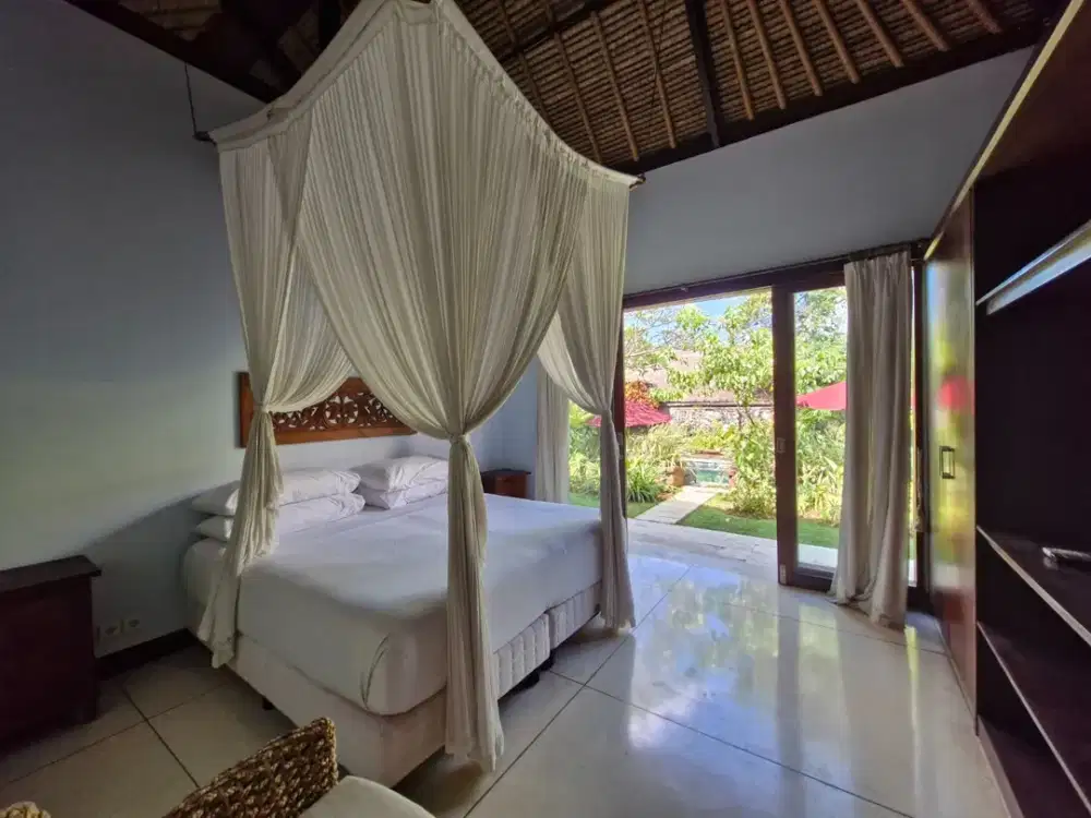 Serene 3BR Villa in Pererenan with big garden and Gated complex - Thumbnail 5