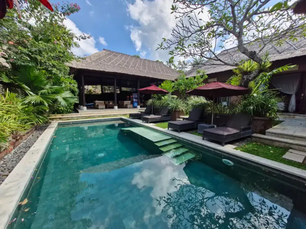 Serene 3BR Villa in Pererenan with big garden and Gated complex - Thumbnail 3