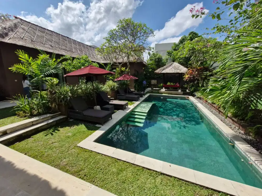 Serene 3BR Villa in Pererenan with big garden and Gated complex - Thumbnail 2