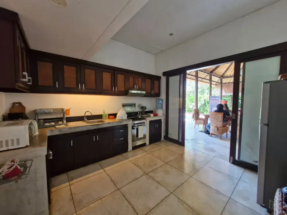 Serene 3BR Villa in Pererenan with big garden and Gated complex - Thumbnail 4