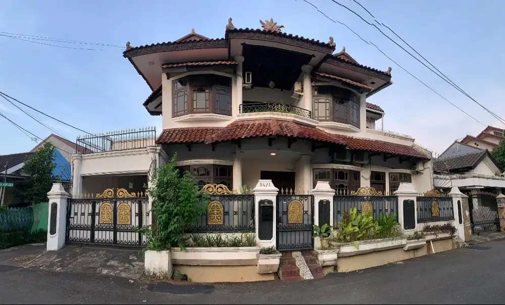 RUMAH MEWAH UNDER MARKET DI JAKARTA TIMUR