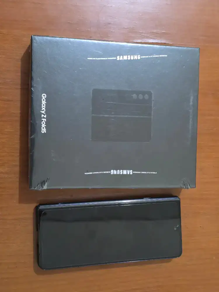 Samsung Galaxy Z Fold 5 12/512 Hitam