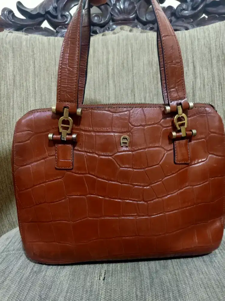 Aigner vintage authentic
