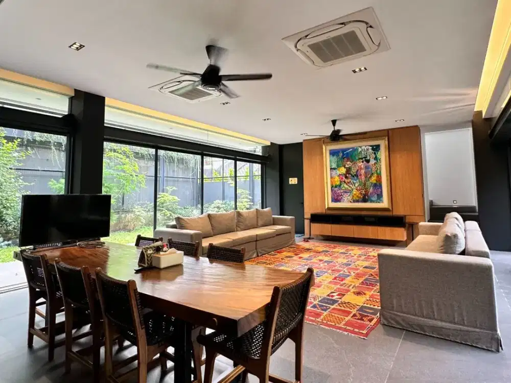 Rumah Mewah Tropis Modern Full Furnished di Kebayoran Baru, Jakarta Selat