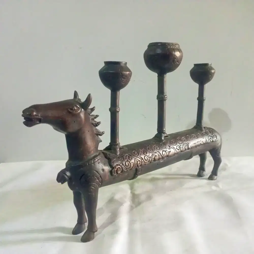 Vintage Candelabra Kuda Kuningan 3 Cabang Ukir • Tempat Lilin Dekorasi
