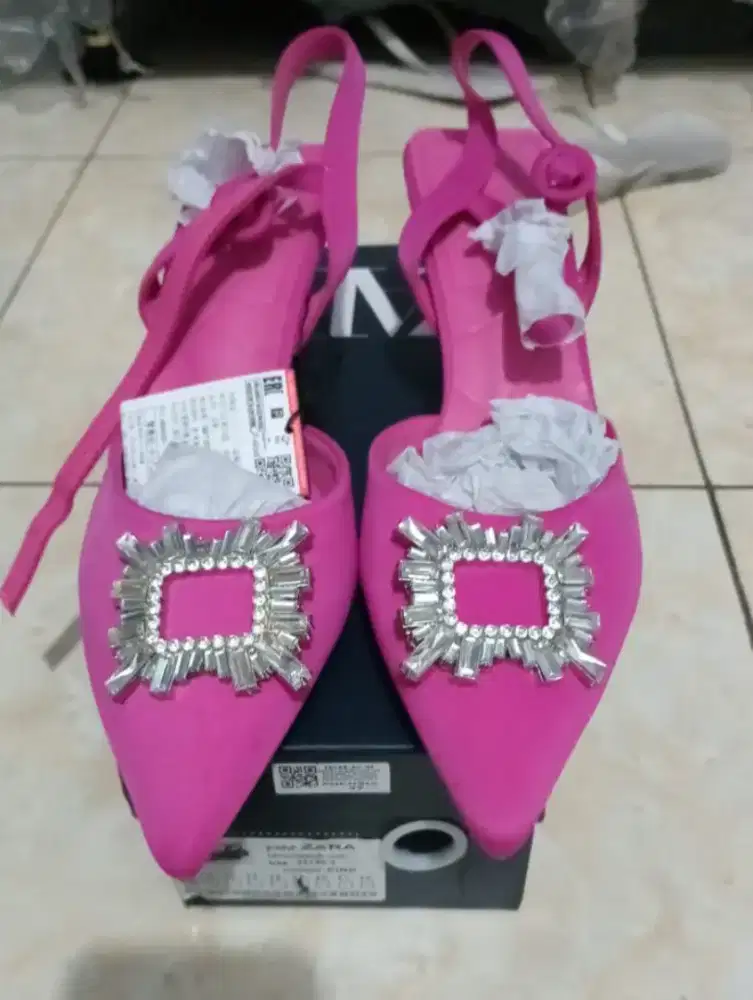 Sepatu High Heels Wanita Merk Zara