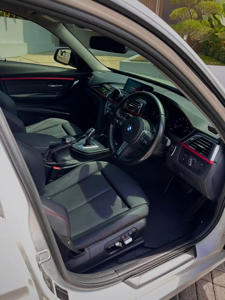 BMW 320i 2018 Bensin