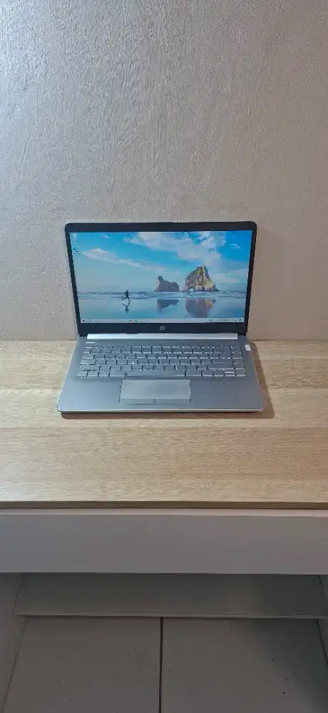 LAPTOP HP AMD A4 RAM 4 SSS 128 KEY BACKLIGHT