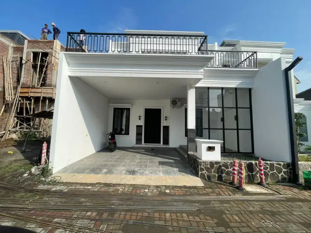 RUMAH 2 LANTAI DI PATI KOTA DEKAT KE LAUN ALUN PATI