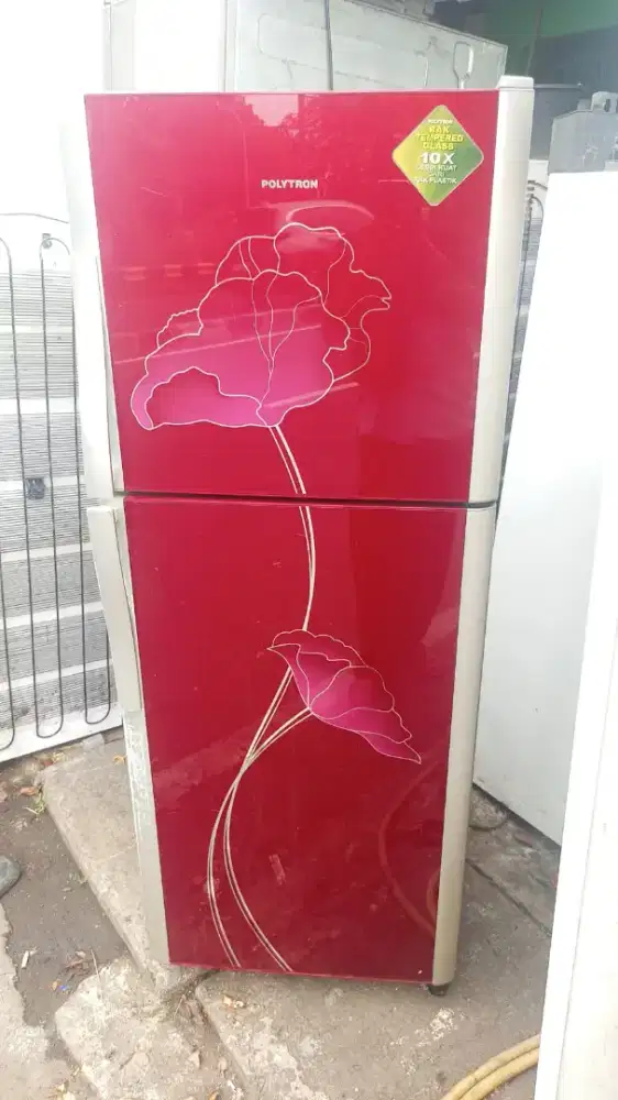 Jual kulkas Ploytron 2 pintu normal siap pakai