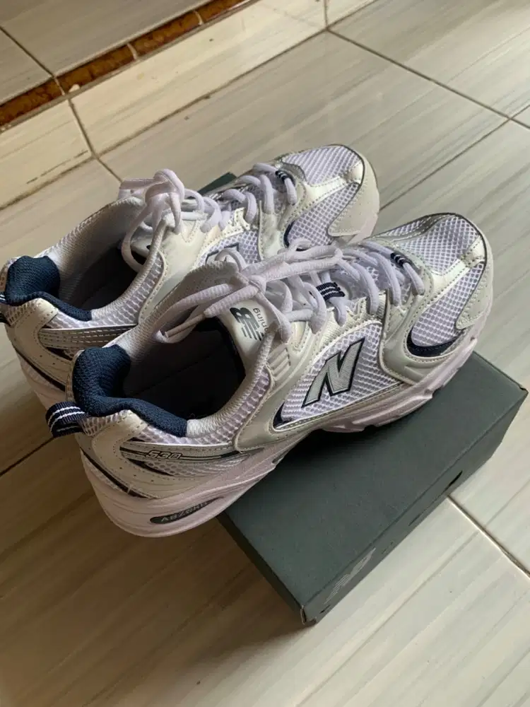 SEPATU NB 530 WARNA PUTIH