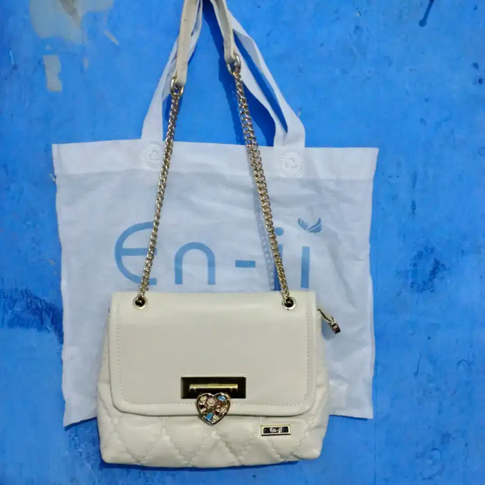 Tas enji brand di matahari depstore