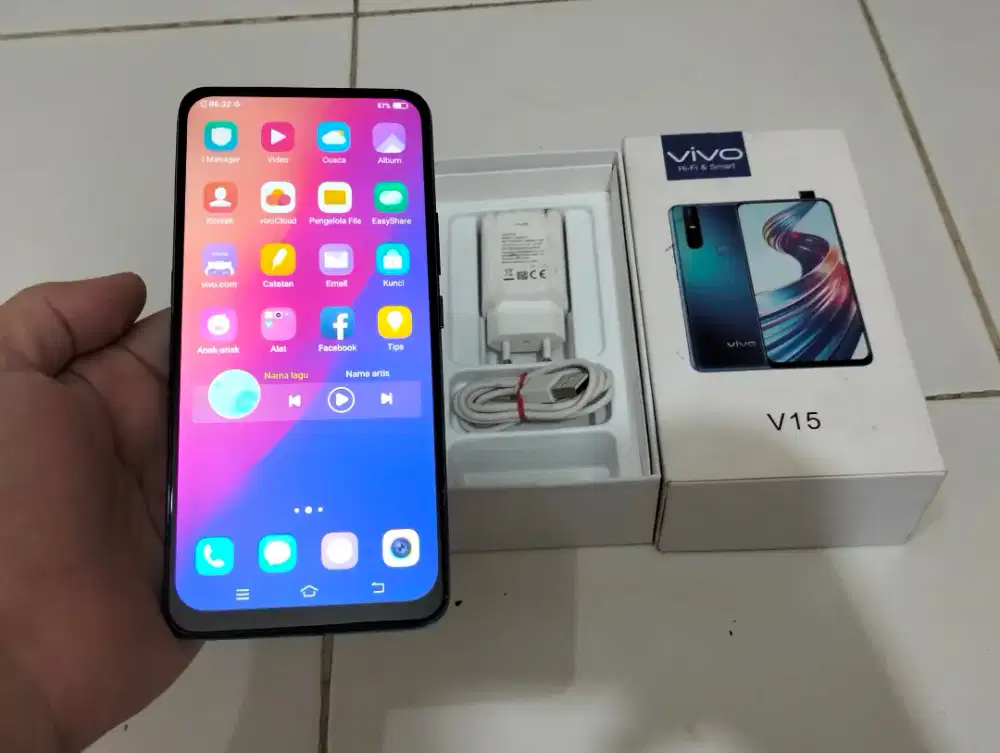 VIVO V15 RAM 8GB / 256GB 4G LTE Duos 6.53in Fingerprint Kamera Pop Up