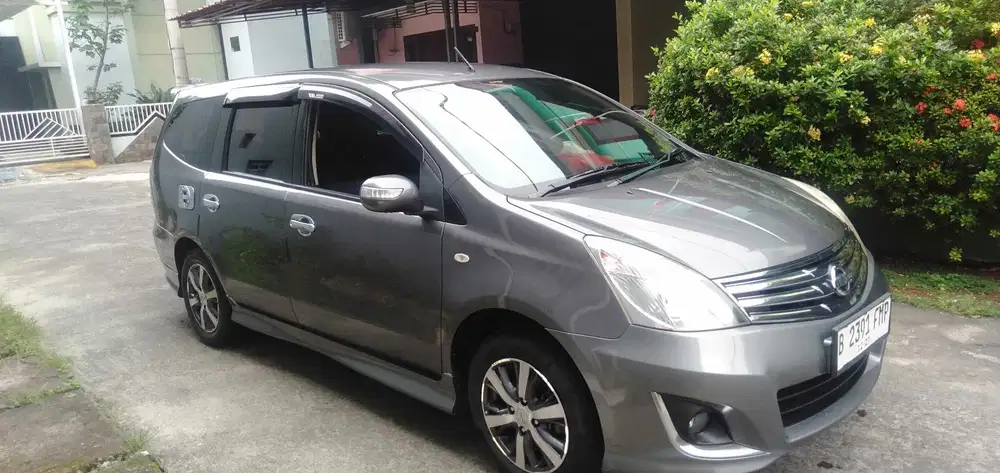 Nissan Grand livina 2013 Bensin