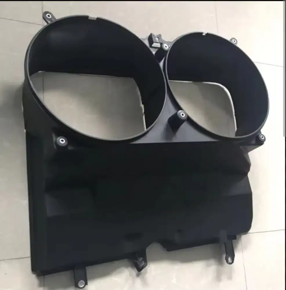 Penutup kipas radiator mobil hiace