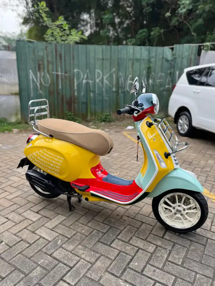 Vespa Primavera 150 Wotherspoon 2020 Antik