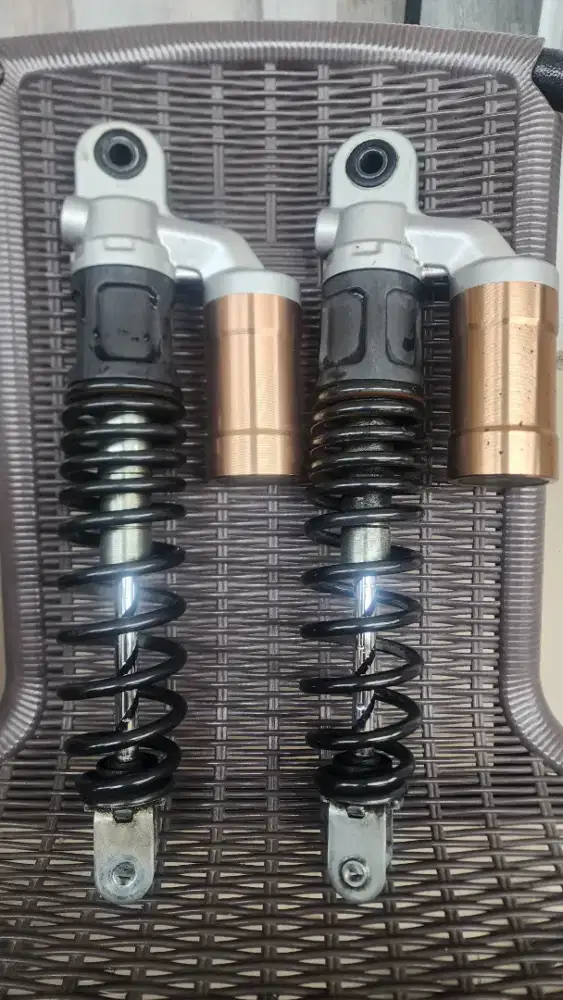 Dijual Shock Belakang Ori Yamaha New NMAX – Copotan Pribadi