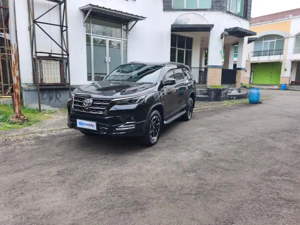 KM Rendah - Toyota Fortuner 2.4 VRZ GR Sport-AT 2021 Hitam